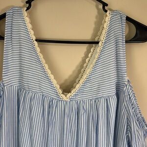 Red Camel dress
SIZE XL